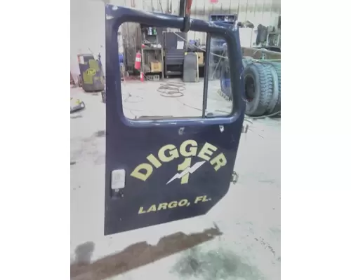 INTERNATIONAL 4900 1990-2002 DOOR ASSEMBLY, FRONT