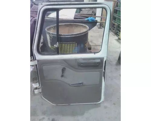 INTERNATIONAL 4900 1990-2002 DOOR ASSEMBLY, FRONT