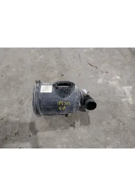 INTERNATIONAL 4900 AIR CLEANER