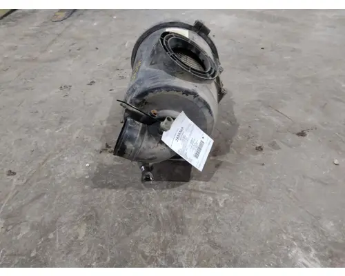 INTERNATIONAL 4900 AIR CLEANER