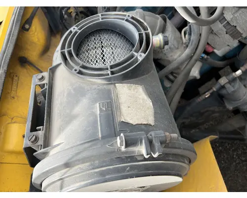 INTERNATIONAL 4900 Air Cleaner