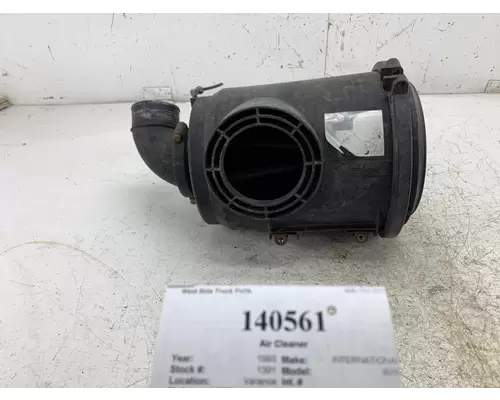 INTERNATIONAL 4900 Air Cleaner