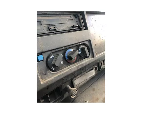 INTERNATIONAL 4900 Air Conditioning Climate Control