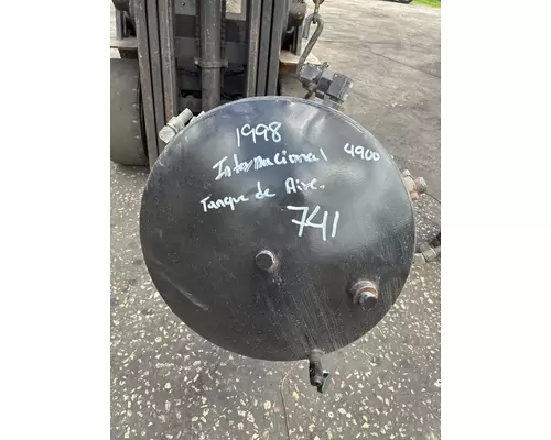 INTERNATIONAL 4900 Air Tank