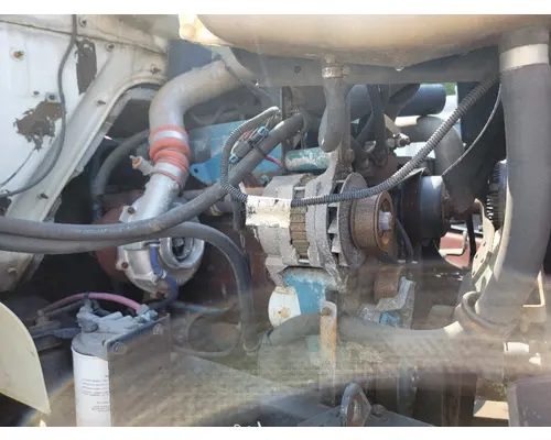 INTERNATIONAL 4900 Alternator