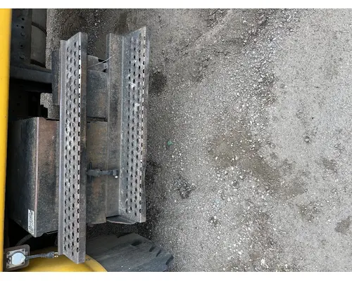 INTERNATIONAL 4900 Battery Box