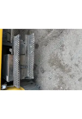 INTERNATIONAL 4900 Battery Box