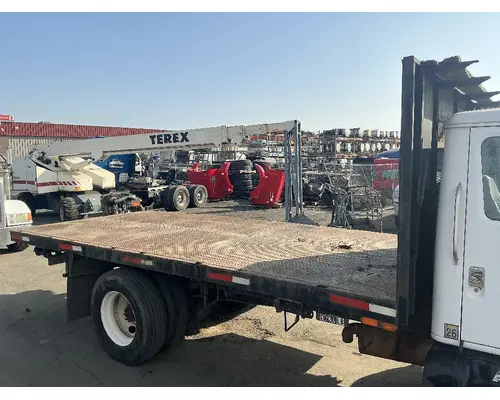 INTERNATIONAL 4900 Body  Bed