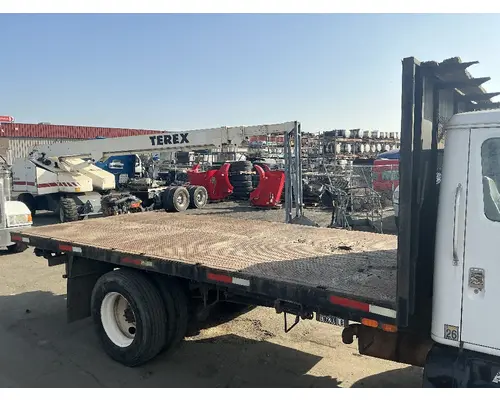 INTERNATIONAL 4900 Body  Bed