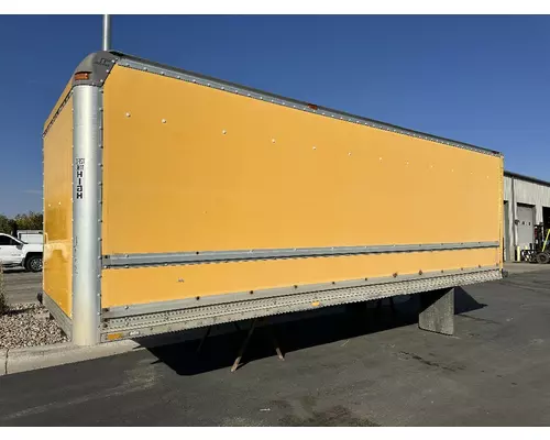 INTERNATIONAL 4900 Box  Bed