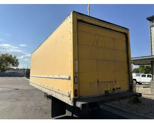 INTERNATIONAL 4900 Box  Bed