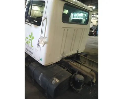 INTERNATIONAL 4900 CAB