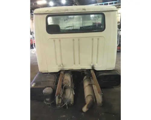 INTERNATIONAL 4900 CAB