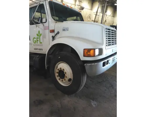 INTERNATIONAL 4900 CAB