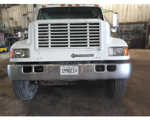 INTERNATIONAL 4900 CAB