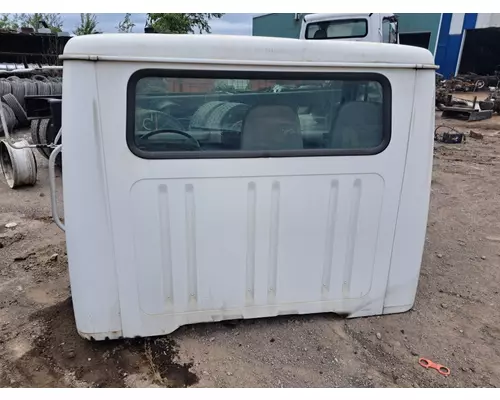 INTERNATIONAL 4900 Cab Mount