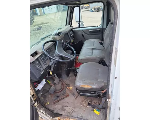 INTERNATIONAL 4900 Cab Mount