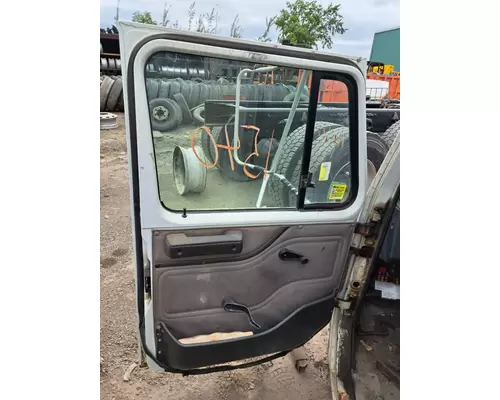 INTERNATIONAL 4900 Cab or Cab Mount