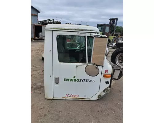 INTERNATIONAL 4900 Cab or Cab Mount