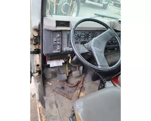 INTERNATIONAL 4900 Cab or Cab Mount