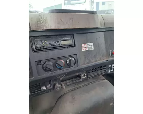 INTERNATIONAL 4900 Cab or Cab Mount