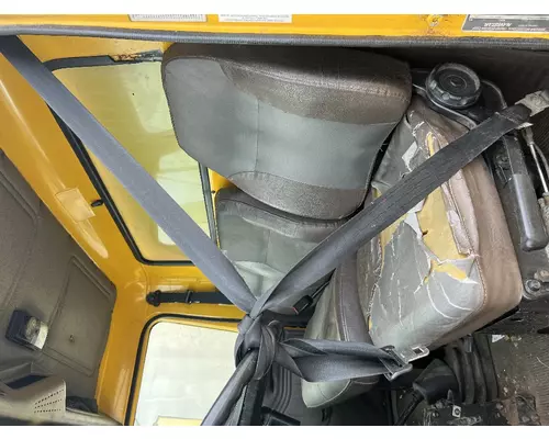 INTERNATIONAL 4900 Cab