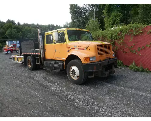 INTERNATIONAL 4900 Complete Vehicle