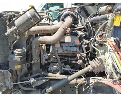 INTERNATIONAL 4900 Complete Vehicle
