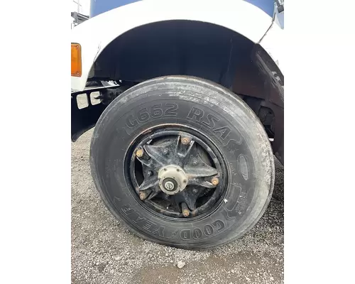 INTERNATIONAL 4900 Complete Vehicle