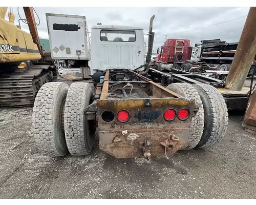 INTERNATIONAL 4900 Complete Vehicle