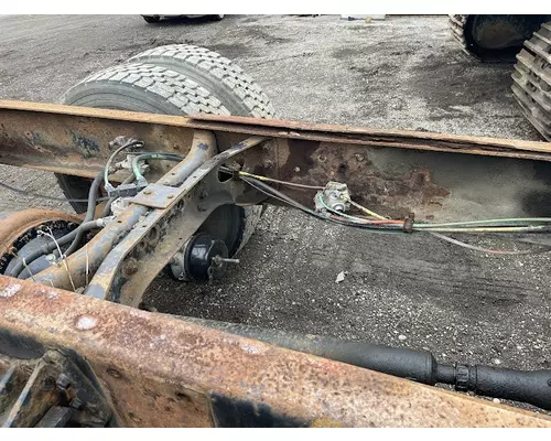 INTERNATIONAL 4900 Complete Vehicle