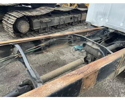 INTERNATIONAL 4900 Complete Vehicle