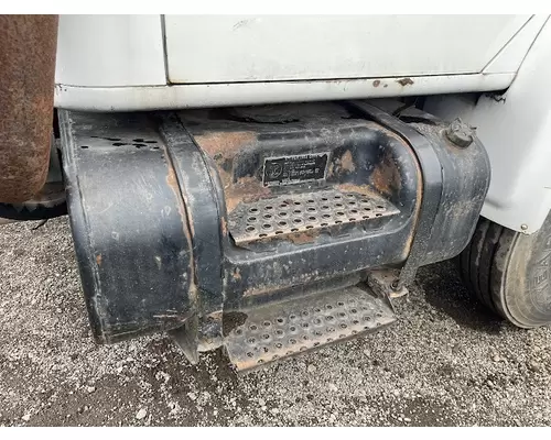 INTERNATIONAL 4900 Complete Vehicle