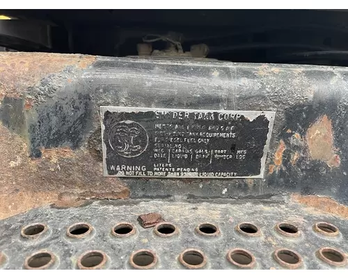 INTERNATIONAL 4900 Complete Vehicle