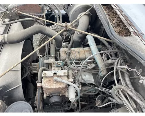 INTERNATIONAL 4900 Complete Vehicle