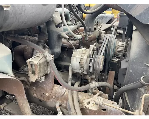 INTERNATIONAL 4900 Complete Vehicle