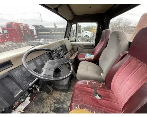 INTERNATIONAL 4900 Complete Vehicle