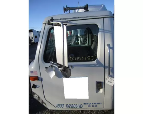 INTERNATIONAL 4900 DOOR ASSEMBLY, FRONT