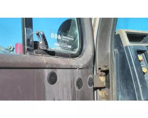 INTERNATIONAL 4900 DOOR ASSEMBLY, FRONT