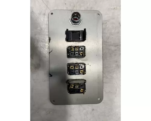 INTERNATIONAL 4900 Dash  Console Switch