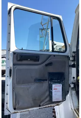 INTERNATIONAL 4900 Door Assembly, Front