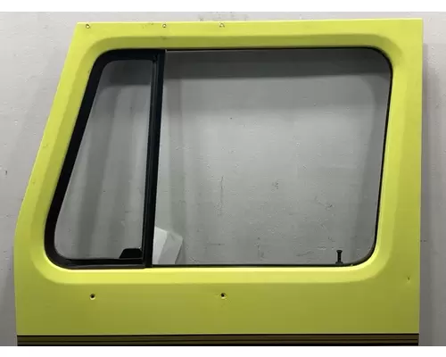 INTERNATIONAL 4900 Door Assembly, Front