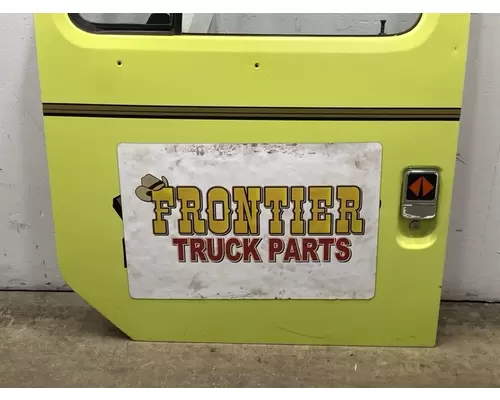 INTERNATIONAL 4900 Door Assembly, Front
