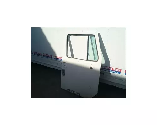 INTERNATIONAL 4900 Door Assembly, Front