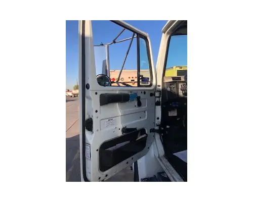 INTERNATIONAL 4900 Door Assembly, Front