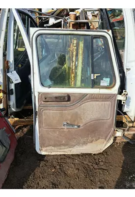 INTERNATIONAL 4900 Door Assembly, Front