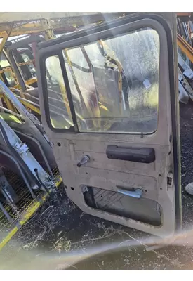 INTERNATIONAL 4900 Door Assembly, Front