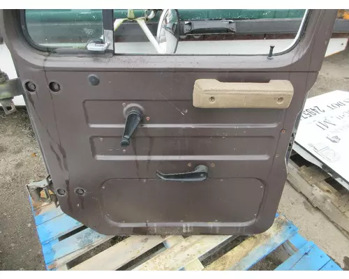 INTERNATIONAL 4900 Door Assembly, Front