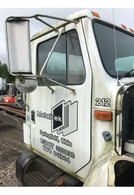 INTERNATIONAL 4900 Door Assembly, Front