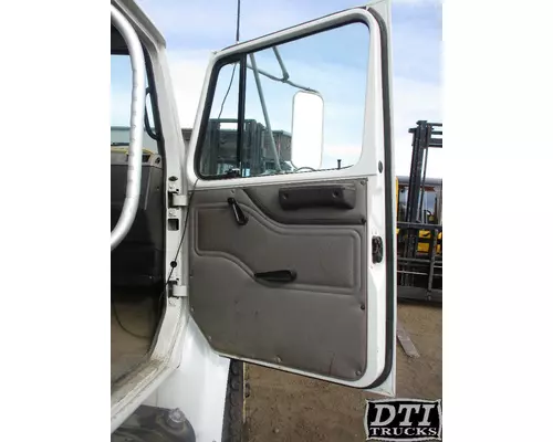 INTERNATIONAL 4900 Door Assembly, Front